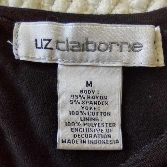 LIZ Claiborne Sleeveless Top with Lace at the Top, Black Color. - Picture 7 of 8